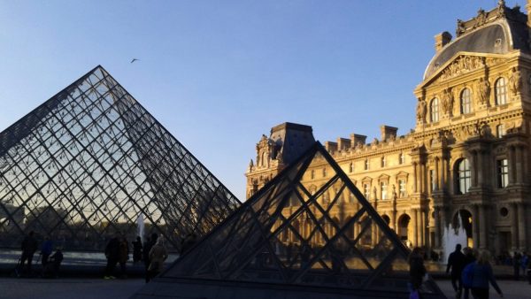 Paris Pyramide du Louvre